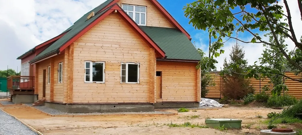 Как снести незаконную постройку, возведенную соседом