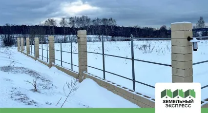 Установка светильников на ограждение в поселке "Фаворит"
