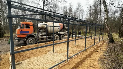 «Лесной Остров»: продолжается благоустройство контейнерной площадки