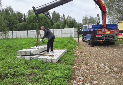 В КП «Каретный ряд» приступили к благоустройству въездной группы